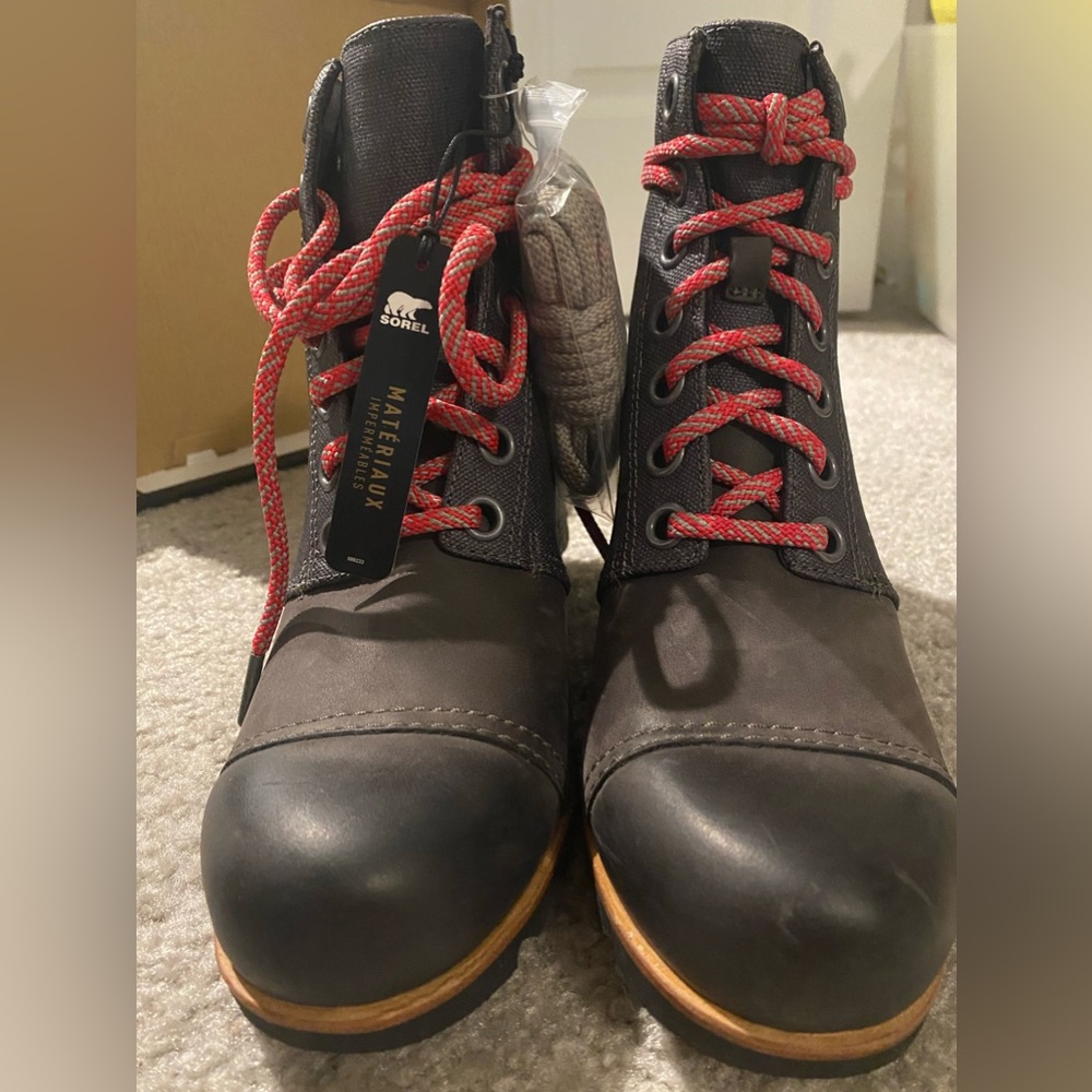 NWT Sorel PDX Wedge Boots in Dark Grey 10 B, Medium